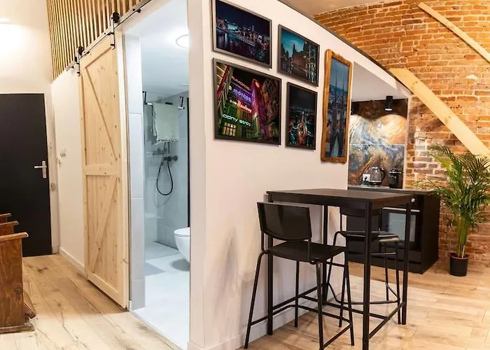 Przy Dworcu Glownym Pkp